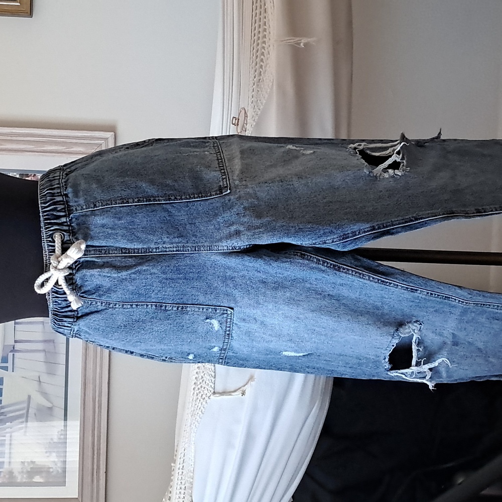 Drawstring Distressed Jeans